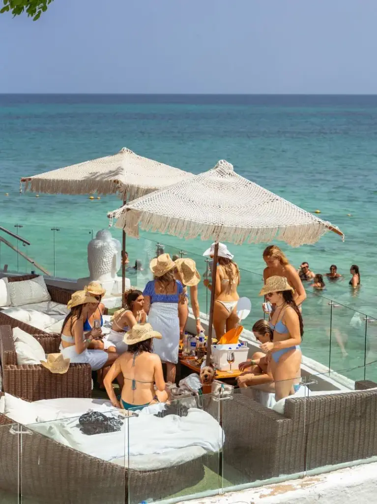 BORA BORA BEACH CLUB - $370.000